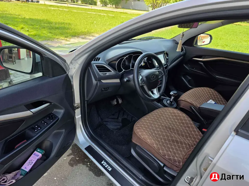 LADA (ВАЗ) Vesta, 2017 года