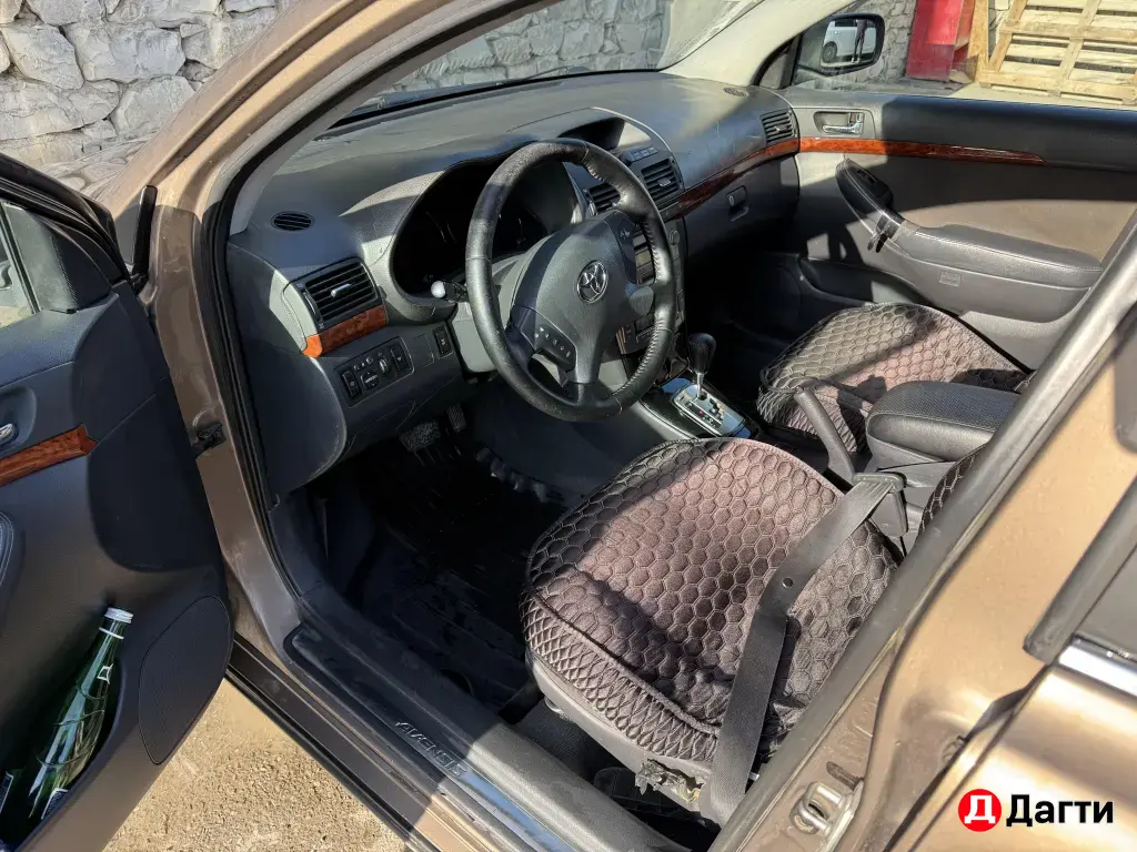 Toyota Avensis, 2003 года