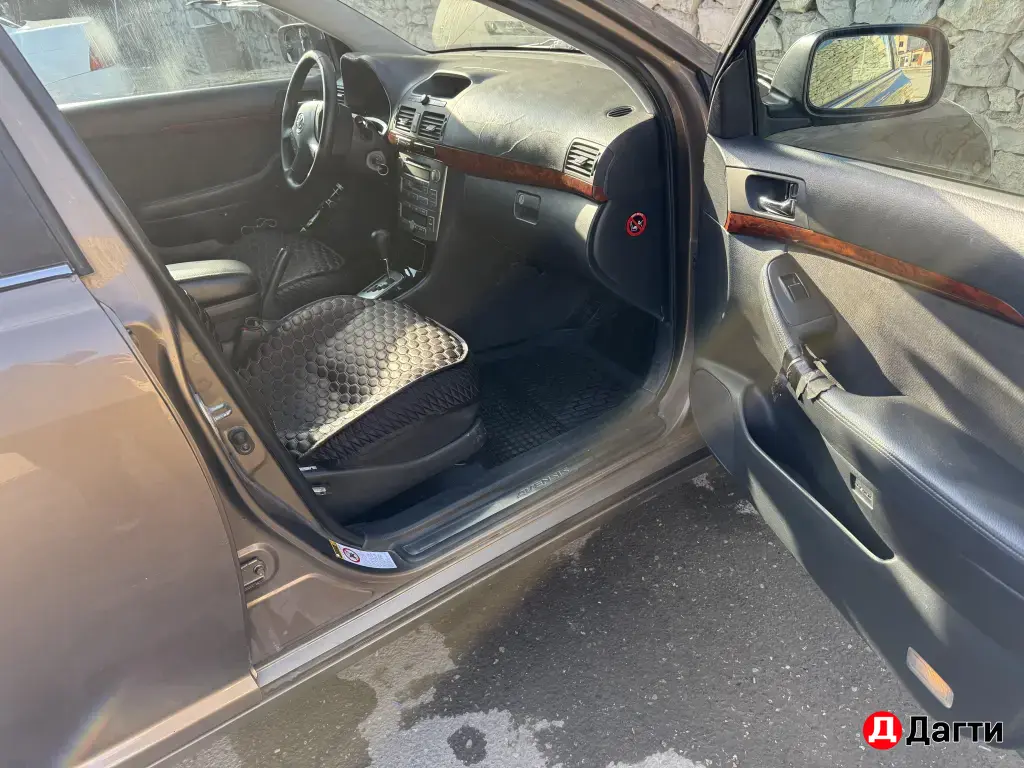 Toyota Avensis, 2003 года