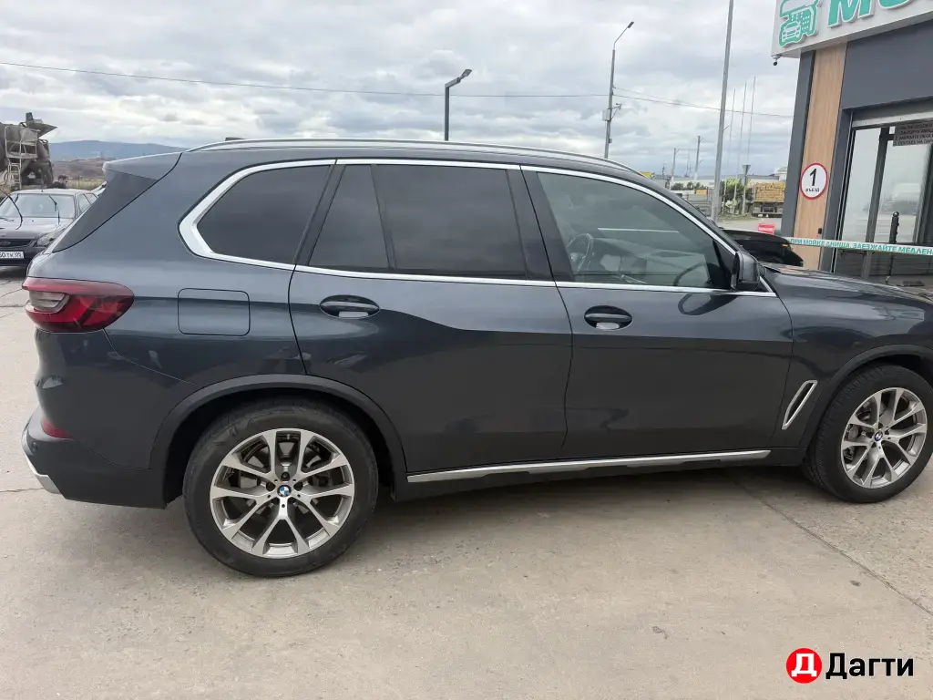 BMW X5, 2021 года