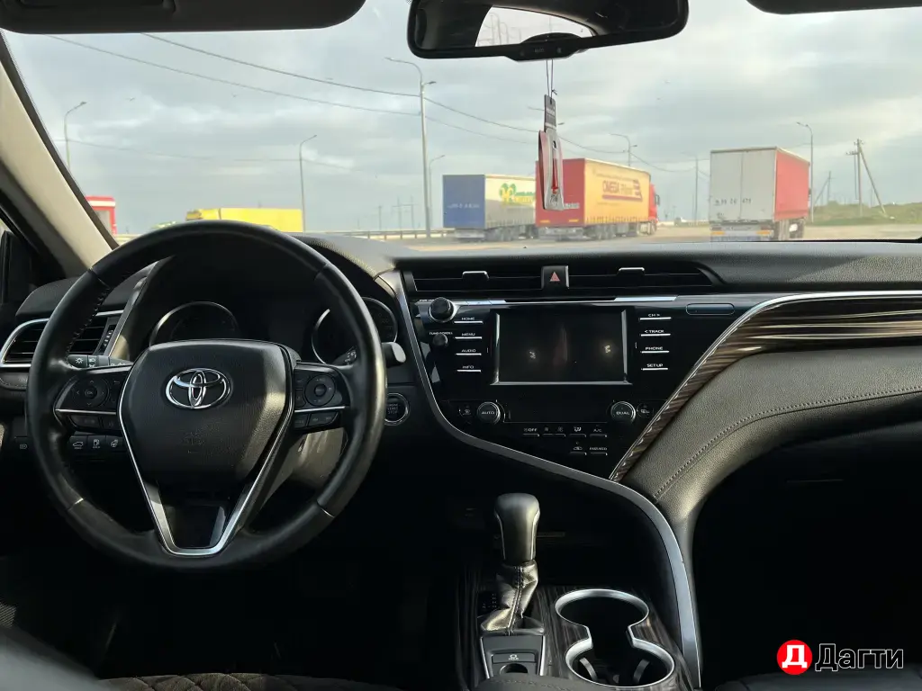 Toyota Camry, 2019 года