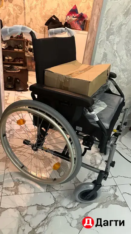 инвалидная коляска