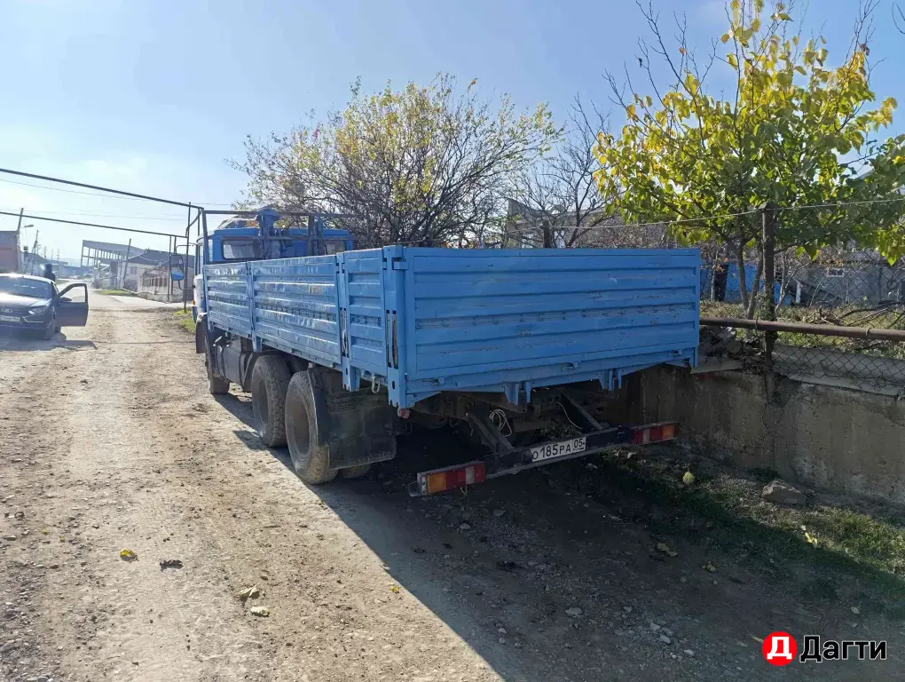 КамАЗ бортовой 53212