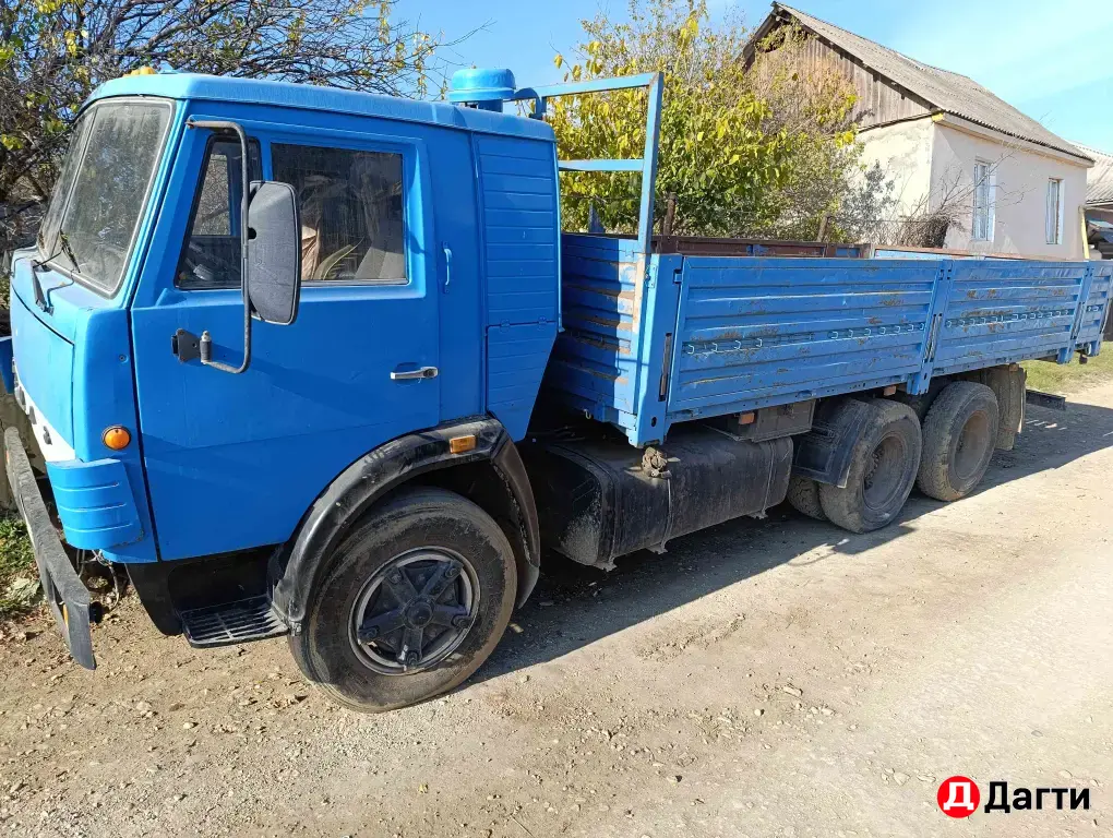 КамАЗ бортовой 53212