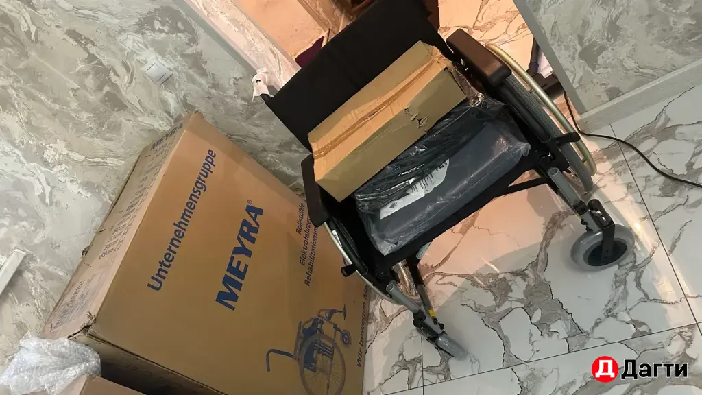 инвалидная коляска