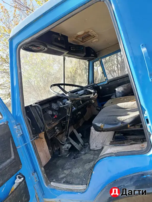 КамАЗ бортовой 53212