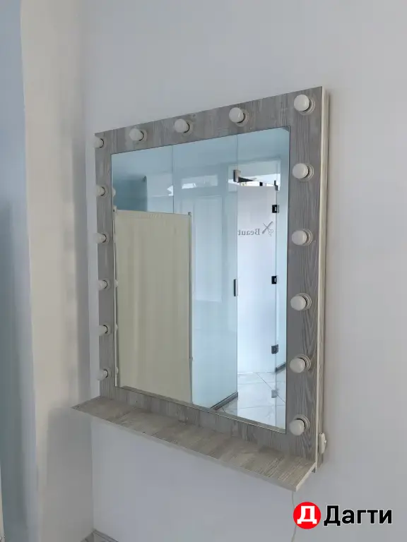 Гримерное зеркало