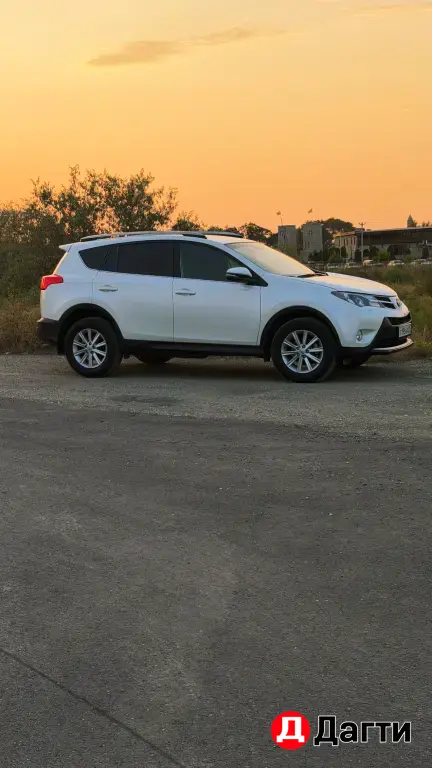 Toyota RAV4, 2013 года