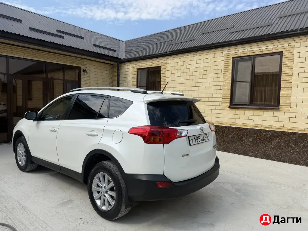 Toyota RAV4, 2013 года