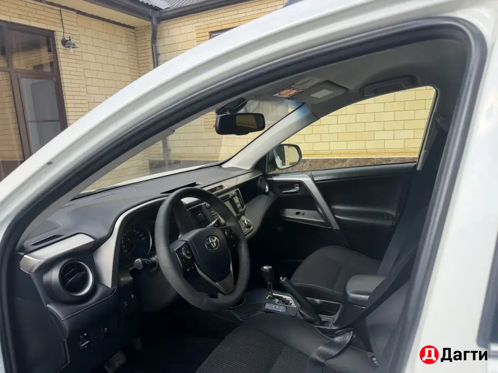 Toyota RAV4, 2013 года