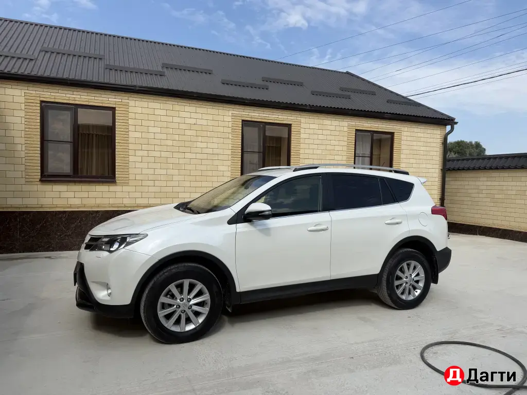 Toyota RAV4, 2013 года