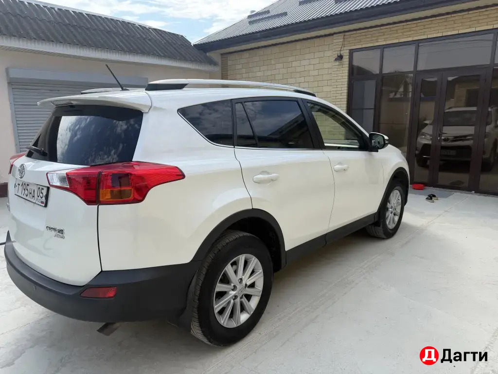 Toyota RAV4, 2013 года