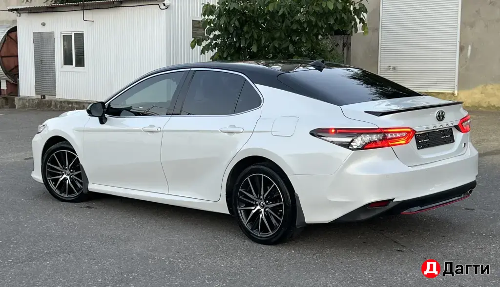 Toyota Camry, 2021 года