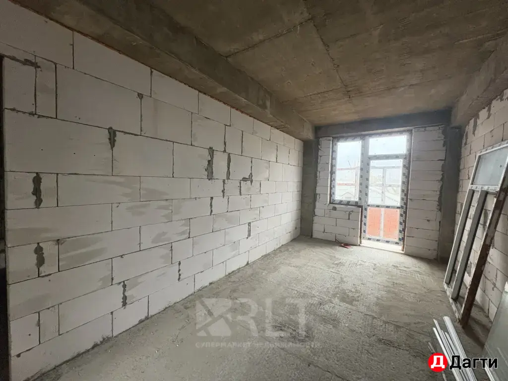 Продается трехкомнатная квартира по улице Аскерханова