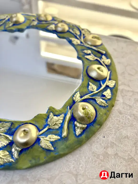 Настенное зеркало ручной работы