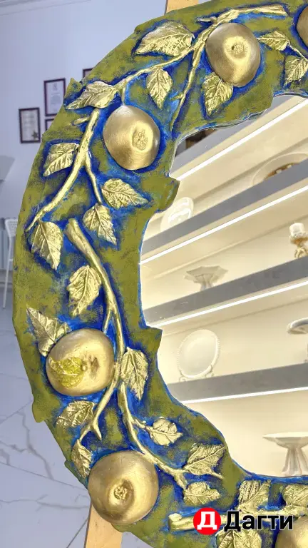 Настенное зеркало ручной работы