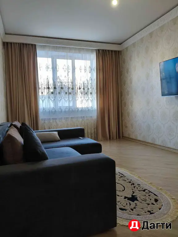 Двухкомнатная с ремонтом.