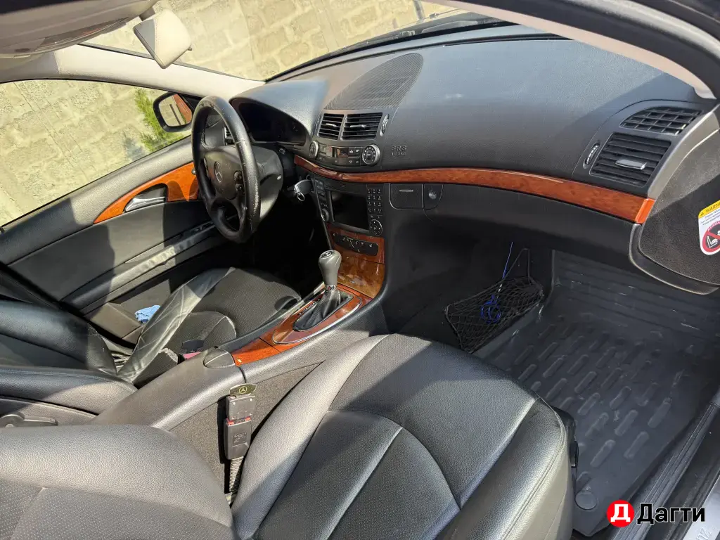 Mercedes-Benz E-Класс, 2009 года