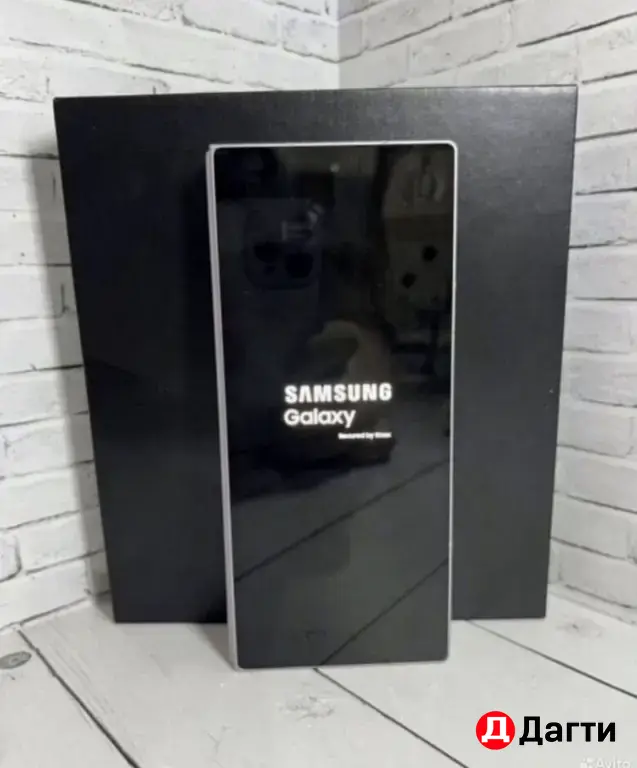 Samsung Galaxy Z Fold 6 256GB Silver Shadow.