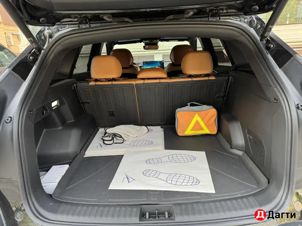 Geely Atlas, 2025 года