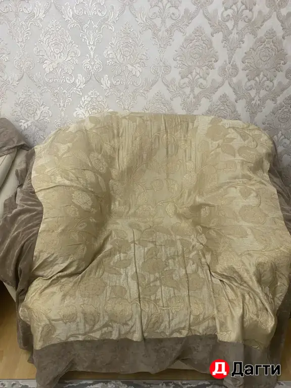 Угловой диван и кресло