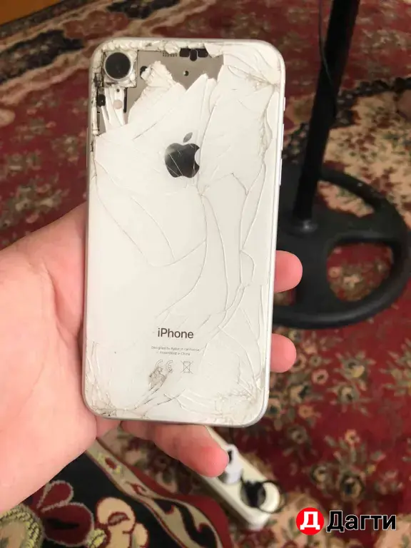 iPhone XR на 64 Гб менялся аккумулятор
