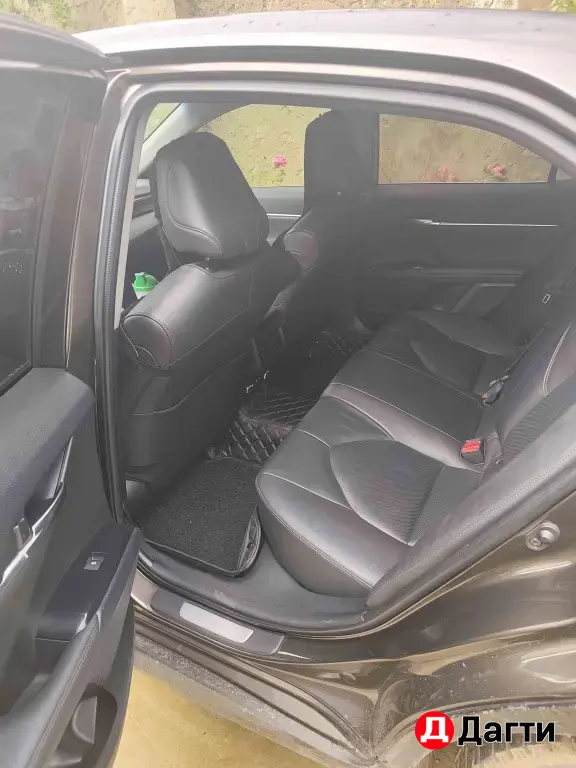 Toyota Camry, 2019 года