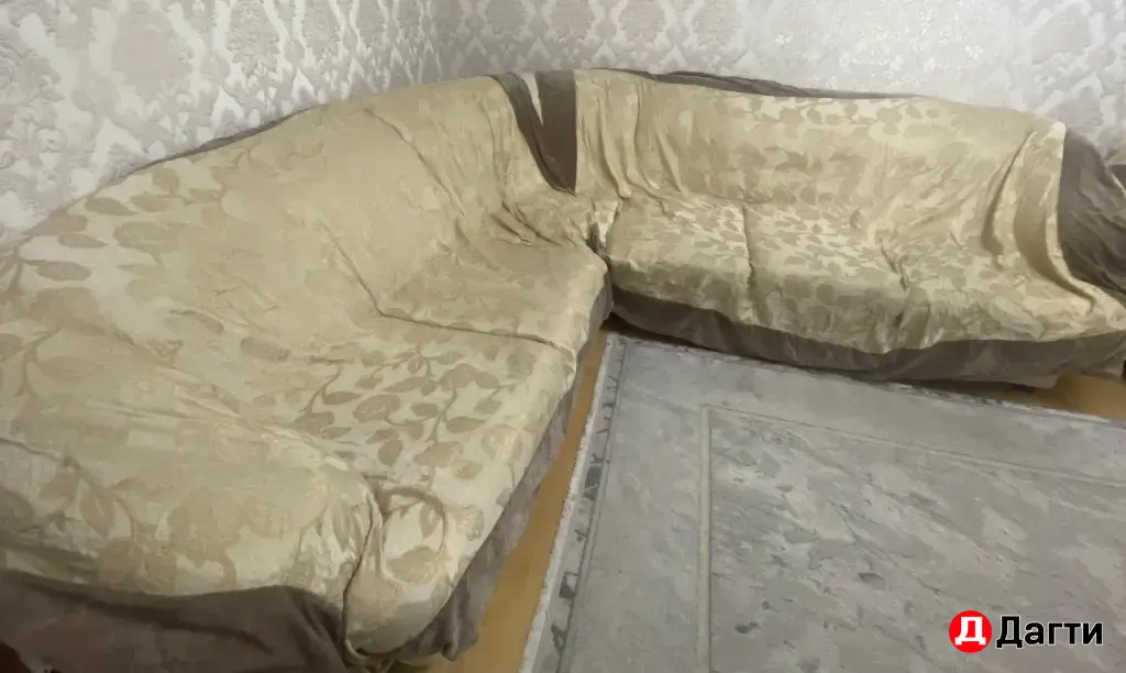 Угловой диван и кресло