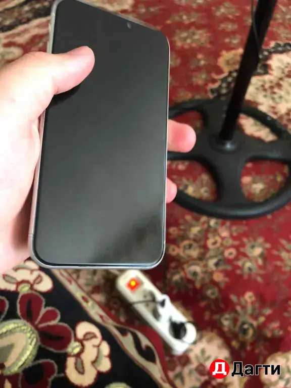 iPhone XR на 64 Гб менялся аккумулятор