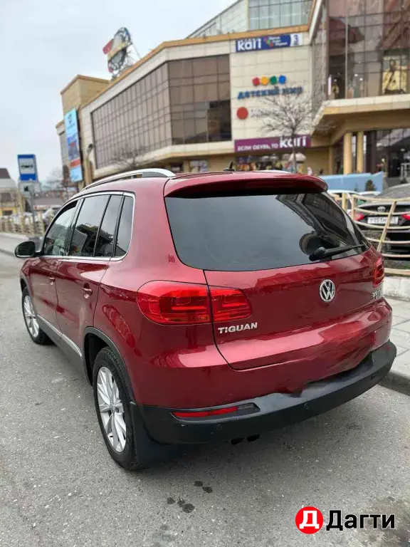 Volkswagen Tiguan, 2011 года