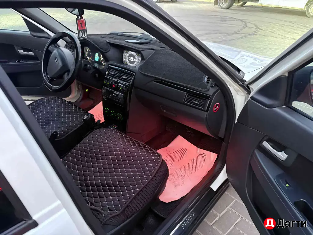 LADA (ВАЗ) Priora, 2012 года