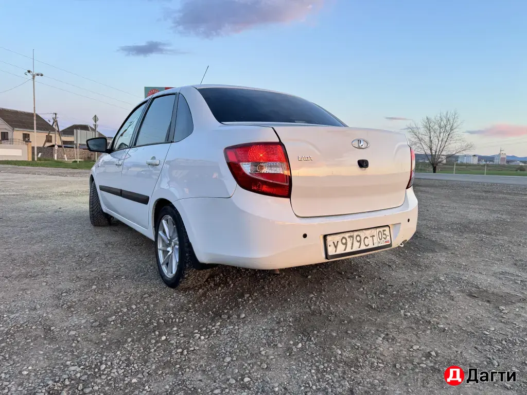 LADA (ВАЗ) Granta, 2015 года