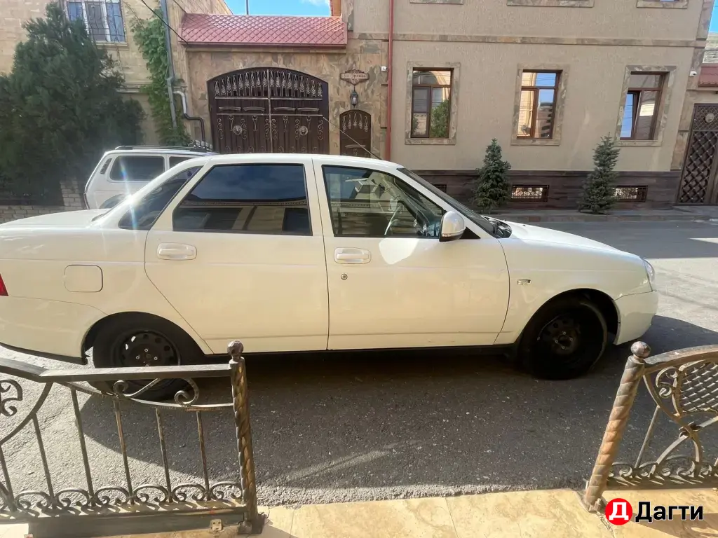 LADA (ВАЗ) Priora, 2011 года