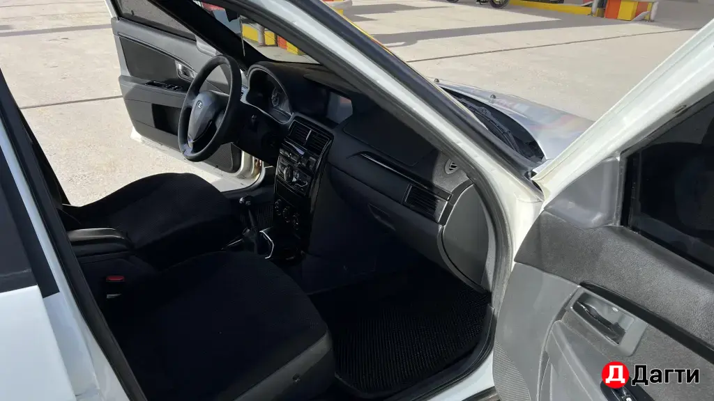 LADA (ВАЗ) Priora, 2014 года