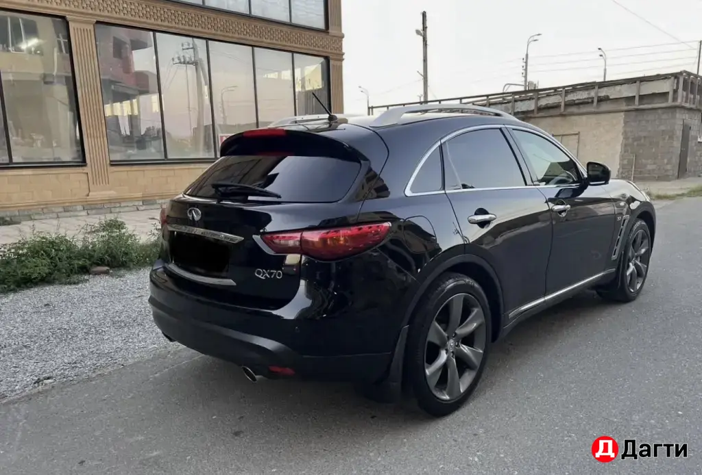 Infiniti QX70, 2013 года