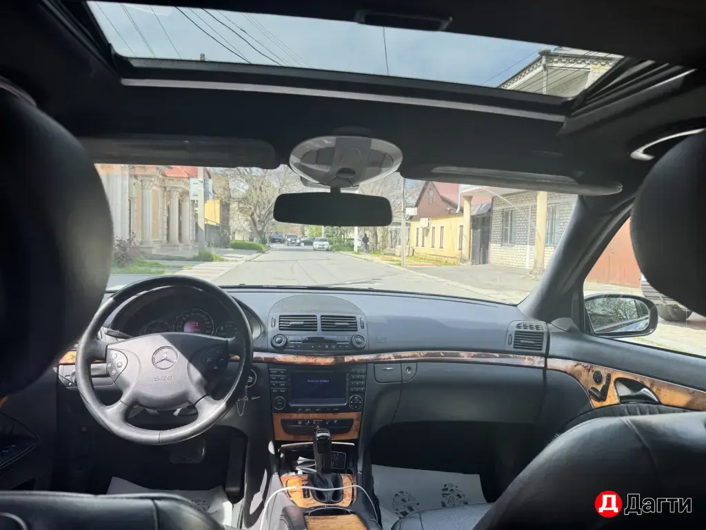 Mercedes-Benz E-Класс, 2005 года