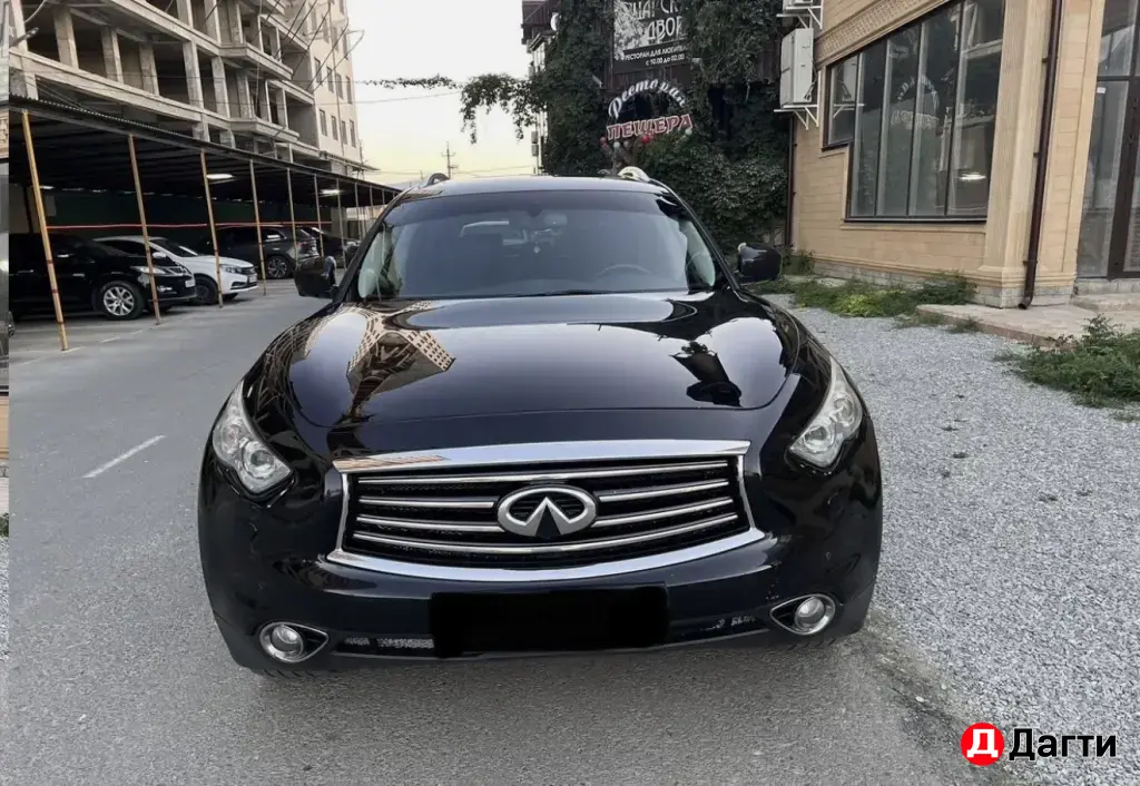 Infiniti QX70, 2013 года