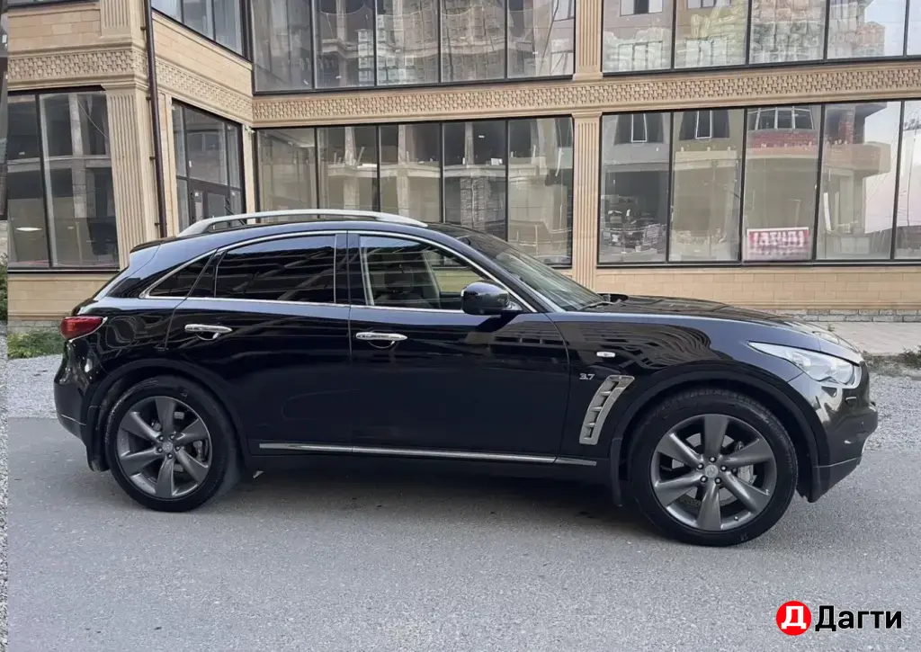Infiniti QX70, 2013 года