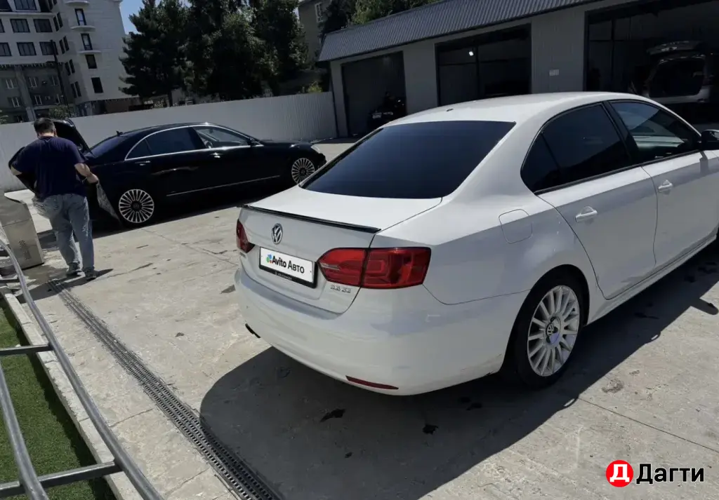 Volkswagen Jetta, 2010 года
