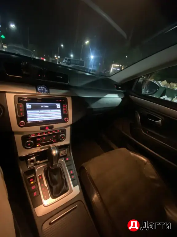 Volkswagen Passat, 2011 года