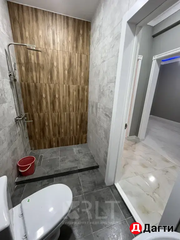 Продается двухкомнатная квартира площадью по улице Гапцахская 14