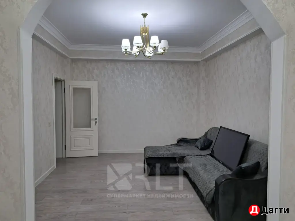 Продается двухкомнатная квартира площадью 67 м2 по улице Ибрагима-Хаджи Урадинского