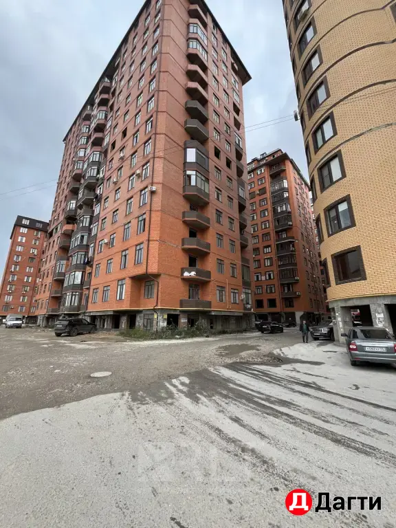 Продается двухкомнатная квартира площадью по улице Гапцахская 14