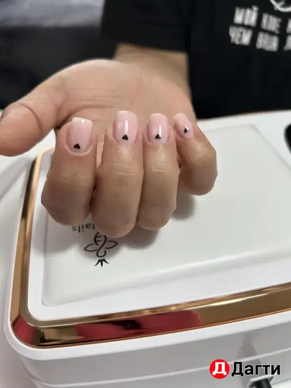 Маникюр Даминировние