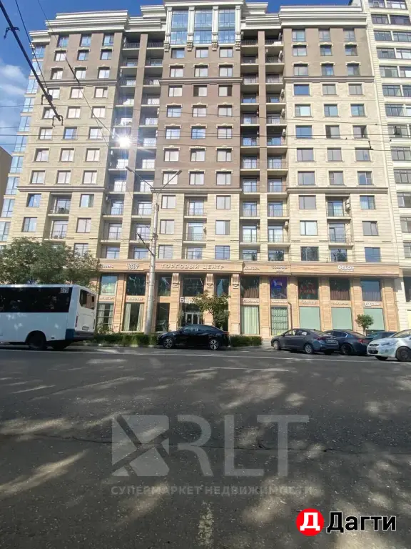 Продается шикарная трехкомнатная квартира в доме премиум класса «Гранд де Люкс»