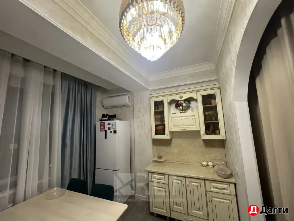 Продается двухкомнатная квартира площадью 67 м2 по улице Ибрагима-Хаджи Урадинского