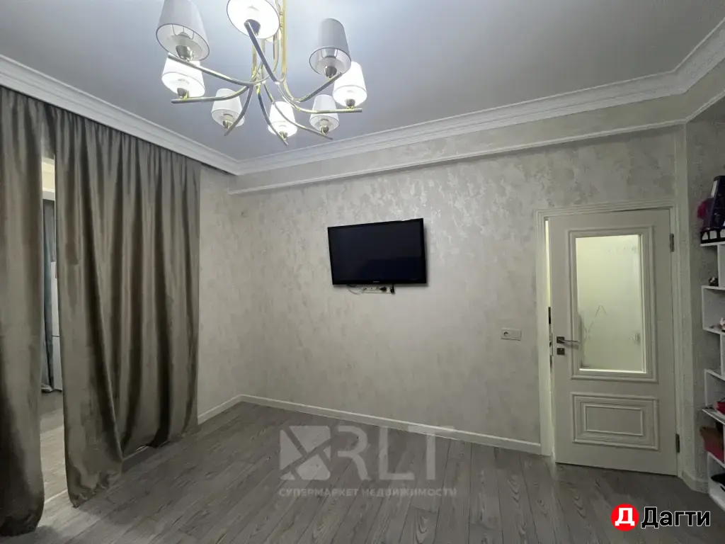 Продается двухкомнатная квартира площадью 67 м2 по улице Ибрагима-Хаджи Урадинского