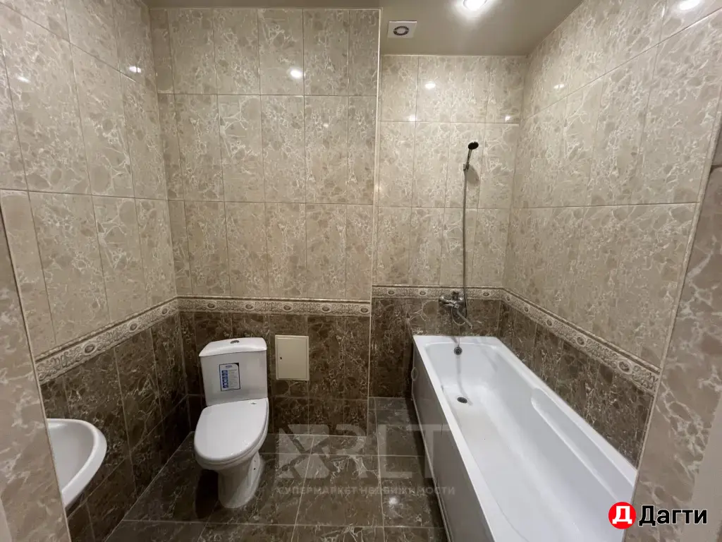 Продается трехкомнатная квартира по улице Али-Гаджи Акушинского