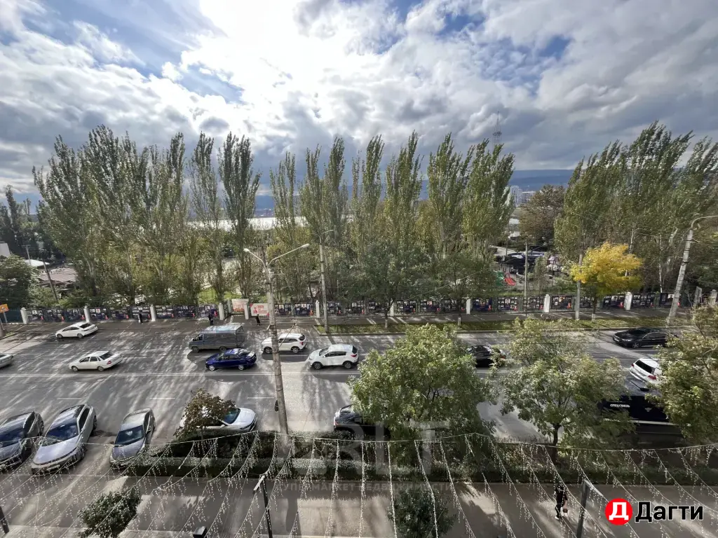 Продается шикарная трехкомнатная квартира в доме премиум класса «Гранд де Люкс»