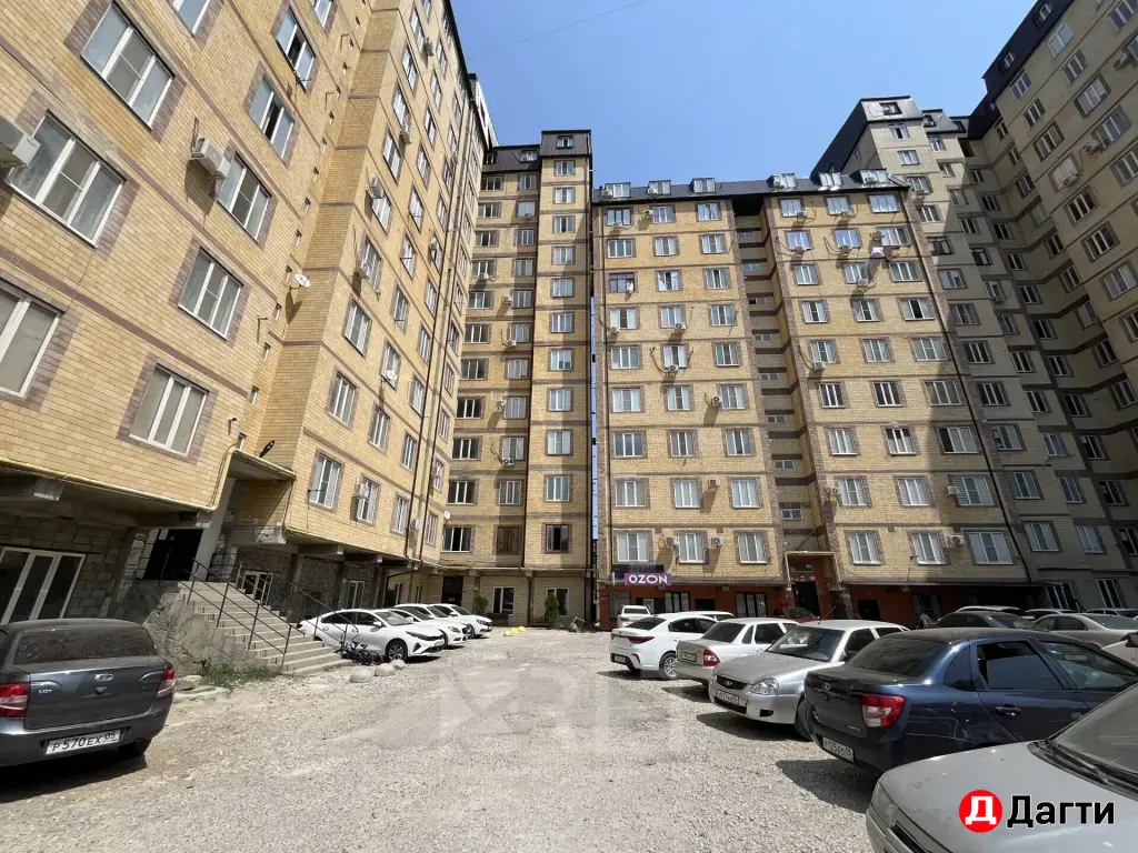 Продается трехкомнатная квартира по улице Али-Гаджи Акушинского